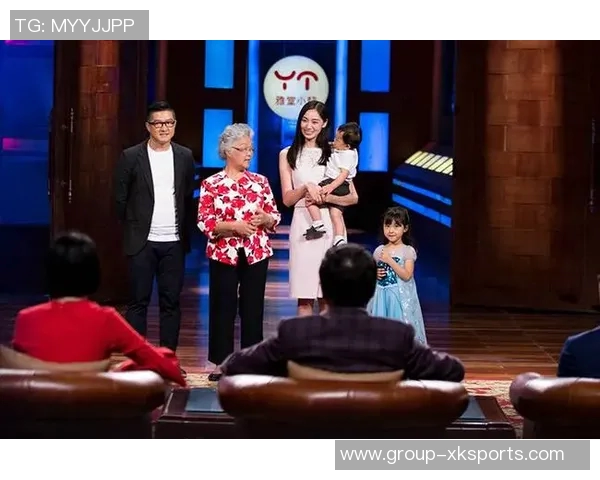 女主持与皮尔斯默契合作皮尔斯直言不愿与他人共做播客