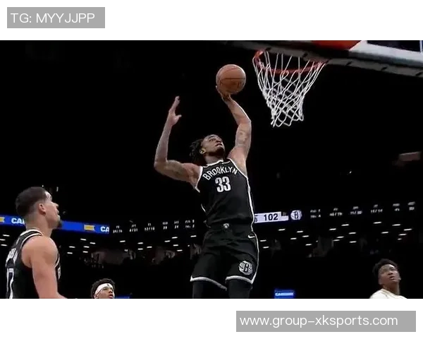 克拉克斯顿表现出色9投6中贡献14分6篮板3助攻1抢断1盖帽助球队获胜 克拉克斯顿表现出色9投6中贡献14分6篮板3助攻1抢断1盖帽助球队获胜