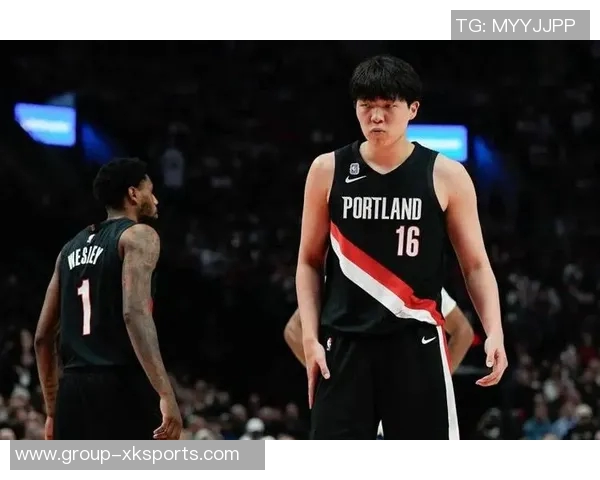 杨瀚森上半场未能登场开拓者暂时领先对手3分继续期待他的表现