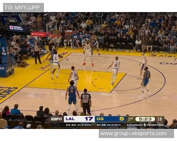 艾顿防守态度引发争议雷迪克无奈撤下他以示惩戒 艾顿防守态度引发争议雷迪克无奈撤下他以示惩戒